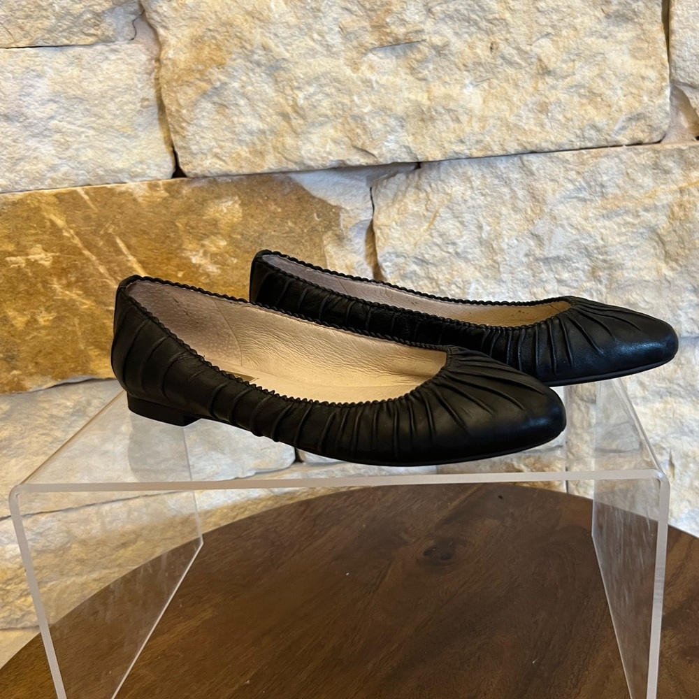 Louise et Cie Women's Black Leather Ruched Ashlin Ballet Flats